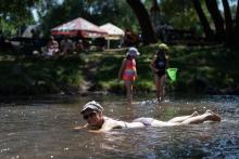 U Stříbského mlýna mají lehátko i s chlazením