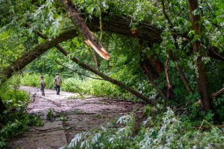 Včerejší bouřka řádila i u nás v údolí
