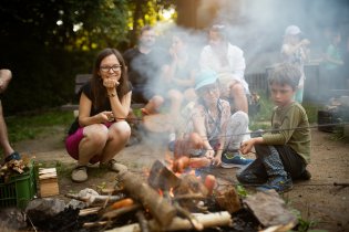 Poslední dobou pořád něco opékáme, tentokrát na zakončení poštolčího školního roku