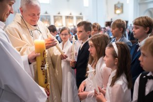 Tom si zajel na otočku z Prahy do Brna zafotit první svaté přijímání