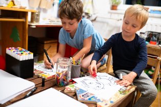 Viki se pokouší odpovědět na otázku, čím vším lze malovat