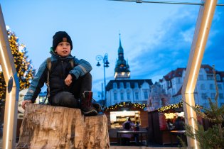 Vzácný moment pózování na adventních trzích