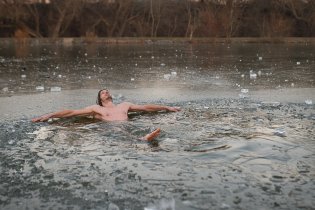 Tom si užil trochu toho welnessu v rybníku Srpek