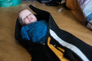 Máme novou kytaru! Ale nevejde se nám do obalu