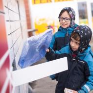 Vyzvedávání objednávak z Alza boxu zavání dobrodružstvím - kterápak schránka se nám otevře?