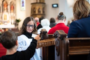 Vlastní sestře odevzdává Ráďa peníze kupodivu tak nějak ochotněji