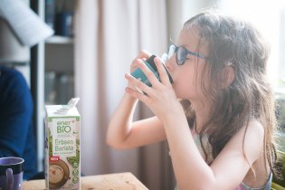 Naše oblíbené hráškové mléko, mňam