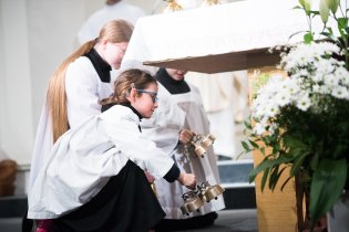 Zvony se vrátily z Říma a Verča byla u toho