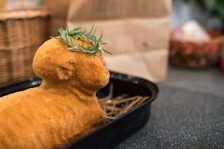 Ne, tohle není náš beránek. Ten náš byl sice dobrý, ale bohužel bez hlavičky