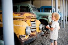 Vikiho zaujala oprýskaná retroautíčka