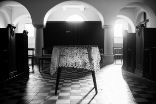 To se hned pozná, když kostel hlídá fotograf - on tam jen tak nesedí a nečeká na návštěvníky, ale hledá si "places of atmosphere"