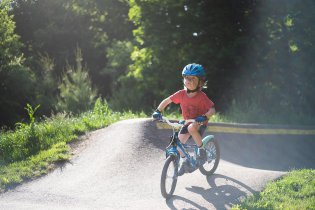 Na pumptracku byla začátkem června k vidění myška s modrou přilbou, nevíte o ní něco?