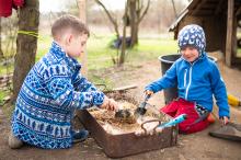 Ráďa si užil patlání v blátě