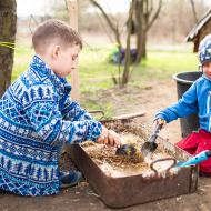 Ráďa si užil patlání v blátě