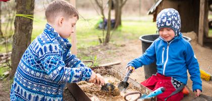 1. víkend v dubnu 2025