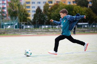 Ráďa má nové turfy a nebojí se je použít