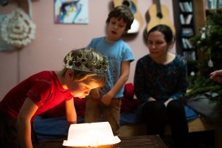 Tento víkend začínáme už v pátek večer - někdo má totiž narozeniny!