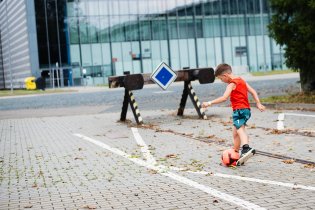 Výstaviště Brno je vlastně hodně zvláštní, rozlehlé místo. Už jste například hráli někdy fotbal na kolejích?