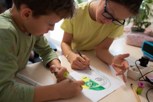 Tady vzniká společná kresba