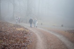 Adventní procházka pro ženy byla měla tentokrát nádherně zamlženou atmosféru