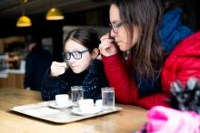 Pózování v McCafé