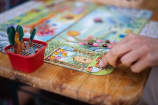 A s Verunkou jsme si užily pohodičku a nějaké to počítání u pergoly