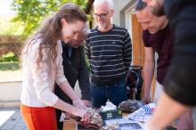 Krájení nohy se zdá být docela zábavné