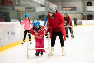 Školkové bruslení v Kuřimi bylo parádní