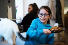 Kočičky v Pelíšku asi nečetly pokyny o tom, že se nemají krmit lidským jídlem