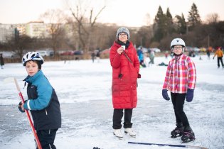 Donáška kávy až doprostřed rybníka, to je luxus panečku!