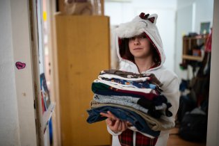 Přivezla jsem si z Prahy pár kousků oblečení, mami...