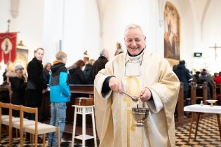 Marcel nestárne! Alespoň na fotkách s kropenkou vypadá pokaždé nachlup stejně