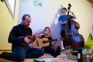 Muzika nesmí chybět