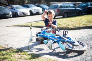 Ještě před týdnem chumelilo, a teď vytahujeme kola