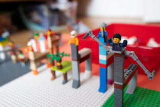 Vytáhli jsme malé lego, a tohle vzniklo