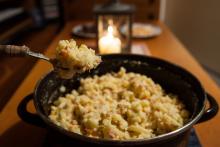 Salát čeká, až se trošku ohřeje