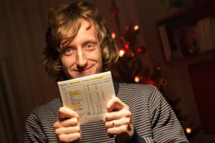 Vypadá, že ho to cédéčko fakt potěšilo